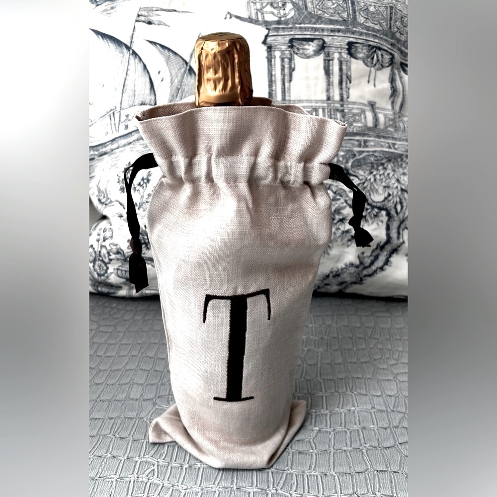 NEW Set of 2 Embroidery Initial (T) linen Wine Bags